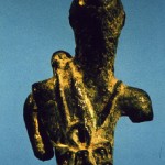 loc. sconosciuta. Bronzetto figurato frammentario di produzione locale di Aristeo (?). Veduta posteriore.
